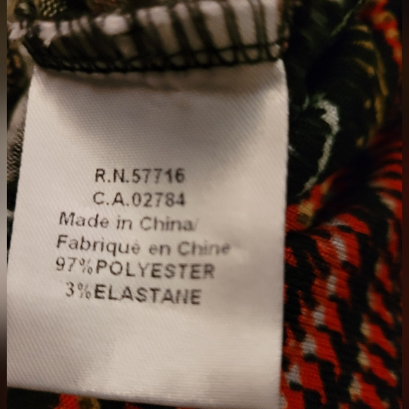 Papillon Top, NWT, beautiful colours, comfortable. Great for Fall with leggings. - Picture 7 of 9